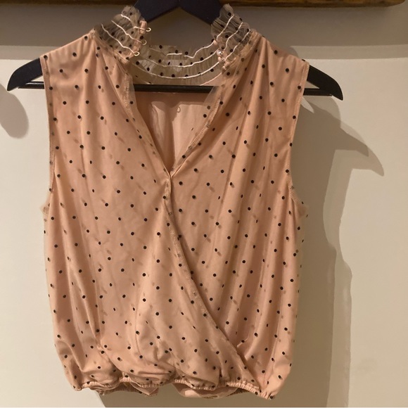 Banana Republic pink sleeveless blouse with polka dot overlay (S) - Picture 5 of 7